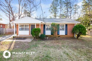 8711 Farmwood Ct in Charlotte, NC - Building Photo