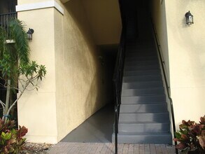 2726 Anzio Ct in Palm Beach Gardens, FL - Foto de edificio - Building Photo