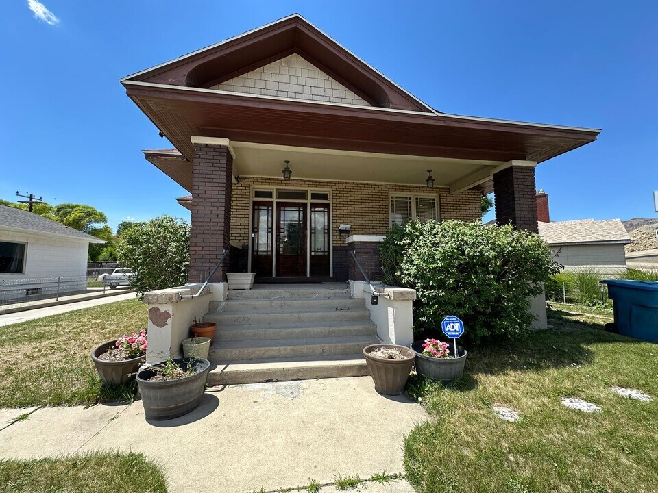 40 Garden St in Helper, UT - Building Photo
