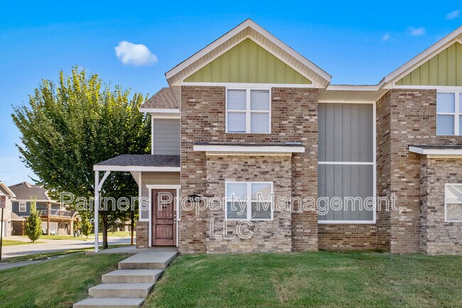 1342 N Sicily Ln in Fayetteville, AR - Building Photo - Building Photo