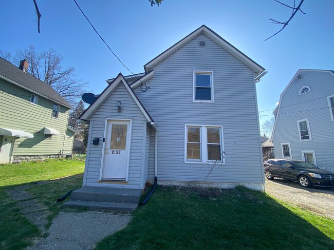 2325 20th St SW in Akron, OH - Building Photo - Building Photo