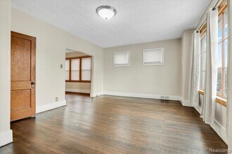 1413 Wayburn St in Grosse Pointe Park, MI - Building Photo - Building Photo