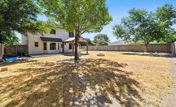 2511 Jacqueline Dr in Leander, TX - Building Photo - Building Photo
