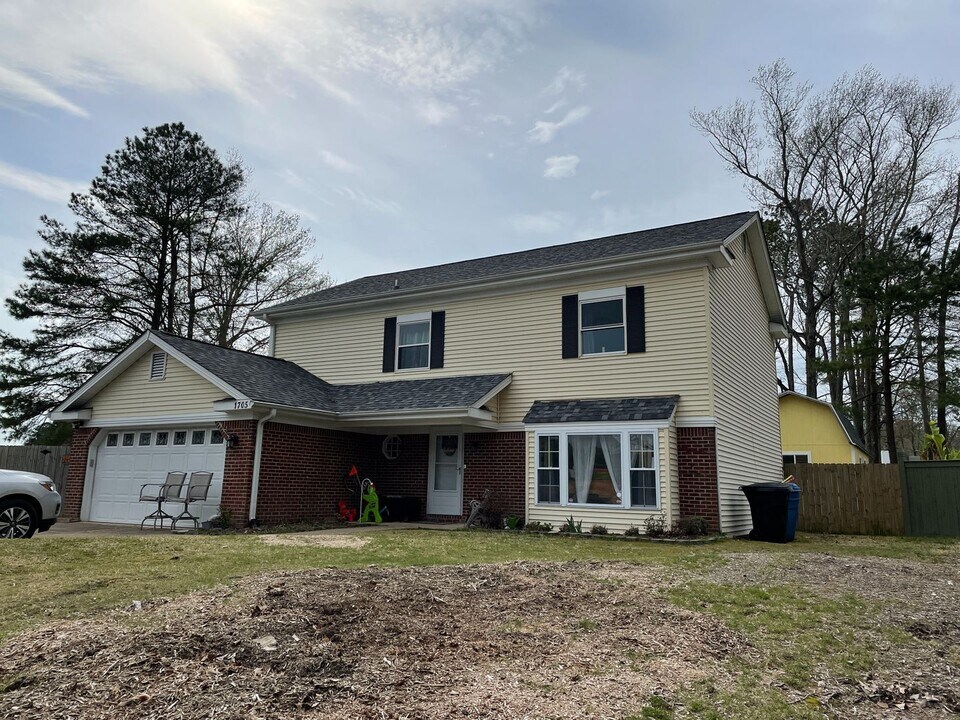 1705 Cormith Ct in Virginia Beach, VA - Building Photo