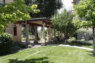 Willow Glen in Lakewood, CO - Foto de edificio - Building Photo