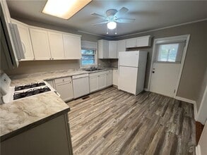 434 Christopher Dr in Gainesville, GA - Building Photo - Building Photo