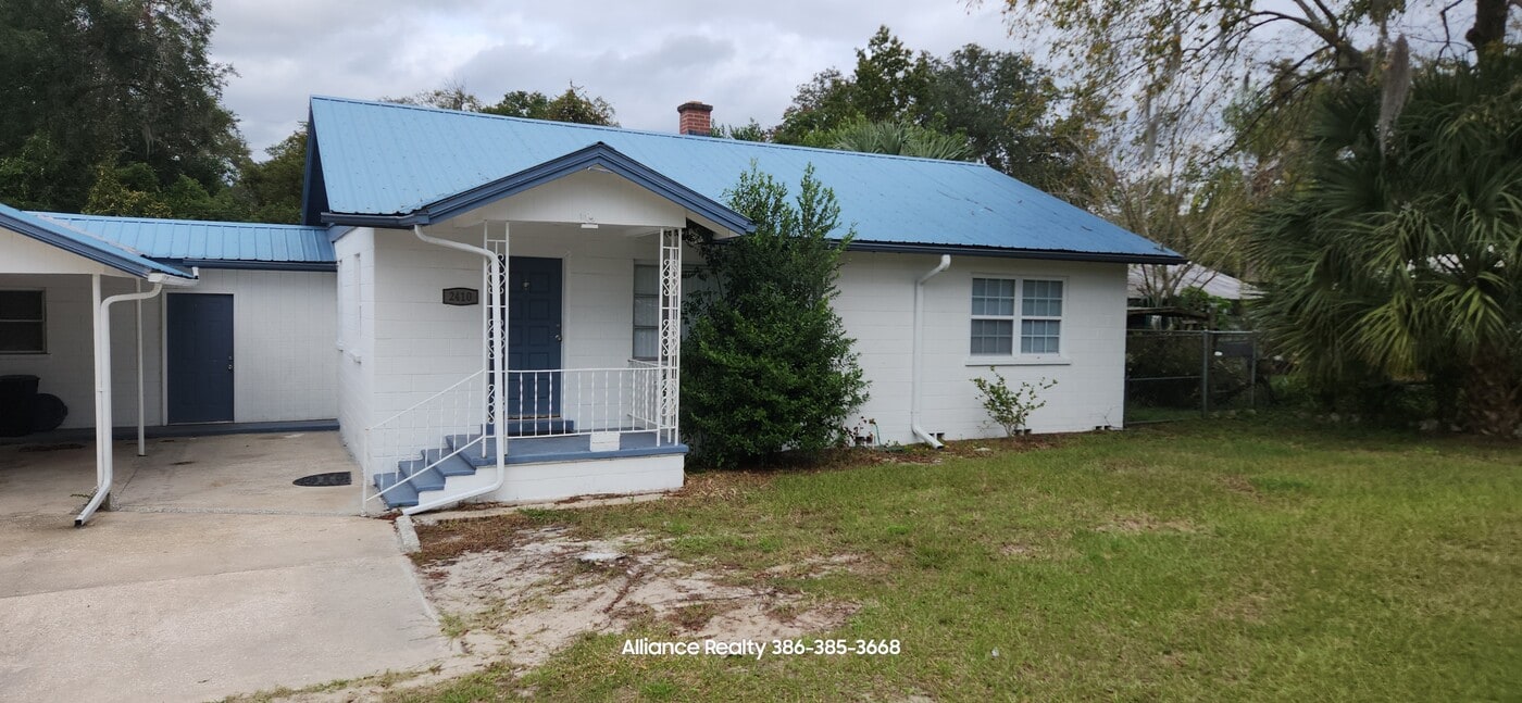 2410 Prosper St in Palatka, FL - Building Photo
