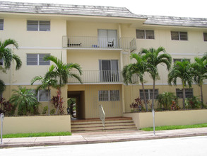 430 Valencia Ave in Coral Gables, FL - Building Photo - Building Photo