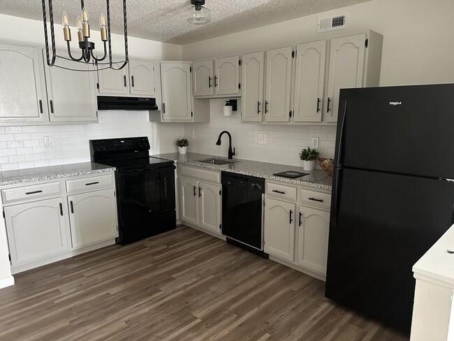 601 N Monroe St in Pacific, MO - Building Photo - Building Photo