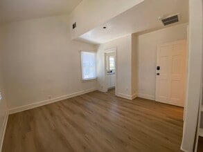 125 W Micheltorena St in Santa Barbara, CA - Building Photo - Building Photo