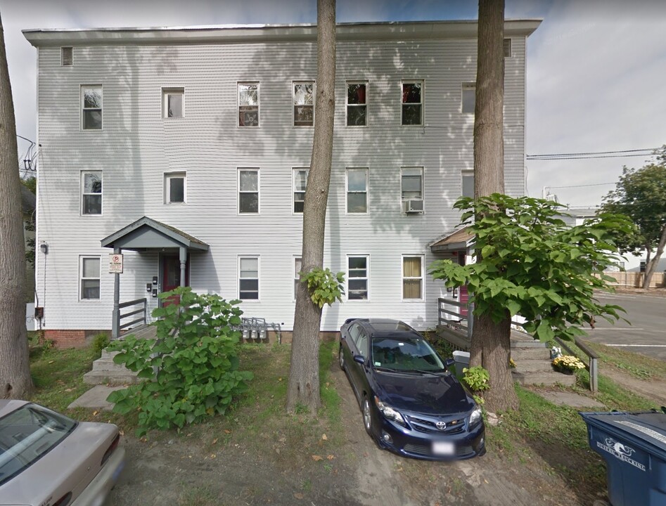 11 Michelman Ave in Northampton, MA - Building Photo