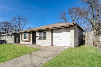 3264 Warfield Ave in Groesbeck, OH - Building Photo - Building Photo