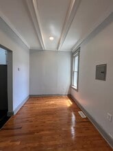 156 Wegman Pky, Unit 1 in Jersey City, NJ - Foto de edificio - Building Photo