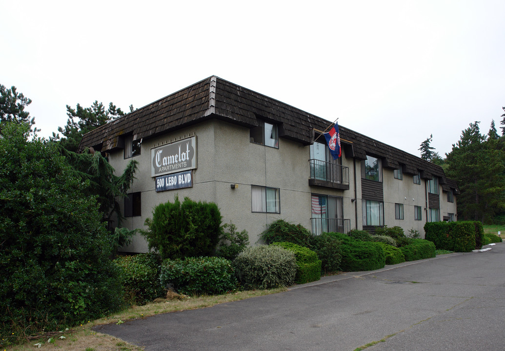 Camelot Apartments in Bremerton, WA - Building Photo