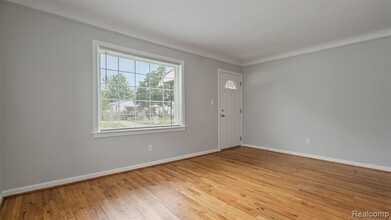421 W Morehouse Ave in Hazel Park, MI - Building Photo - Building Photo