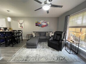 402 Giddings Ln in Brenham, TX - Building Photo - Building Photo