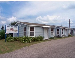 Captain Dan Motel in Port Aransas, TX - Building Photo