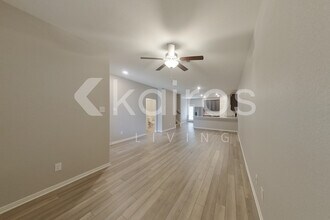 213 Capital Hl Vw in Liberty Hill, TX - Foto de edificio - Building Photo