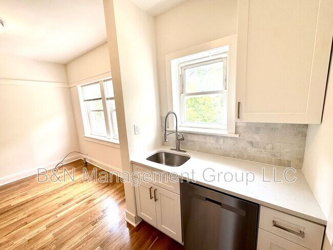 property at 1065 W Dakin St