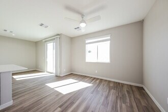 14251 N 7th St in Phoenix, AZ - Building Photo - Building Photo