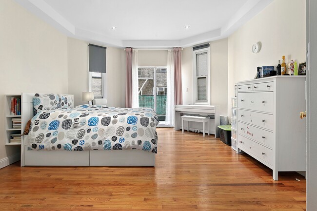 59 E 73rd St in New York, NY - Building Photo - Building Photo