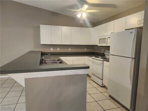 3733 Country Club Blvd in Cape Coral, FL - Building Photo - Building Photo