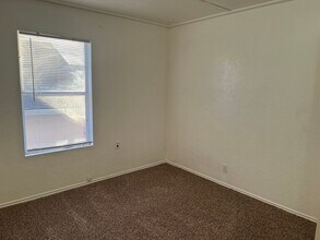 512 W 15th St in Portales, NM - Building Photo - Building Photo