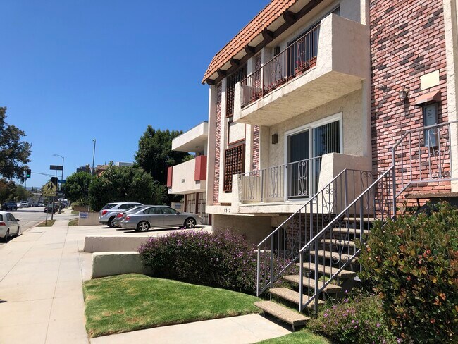 1512 Centinela Ave, Unit 3 in Los Angeles, CA - Building Photo - Building Photo