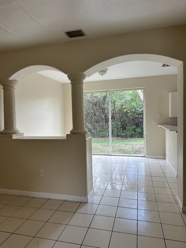 property at 1527 SE 24th Ct