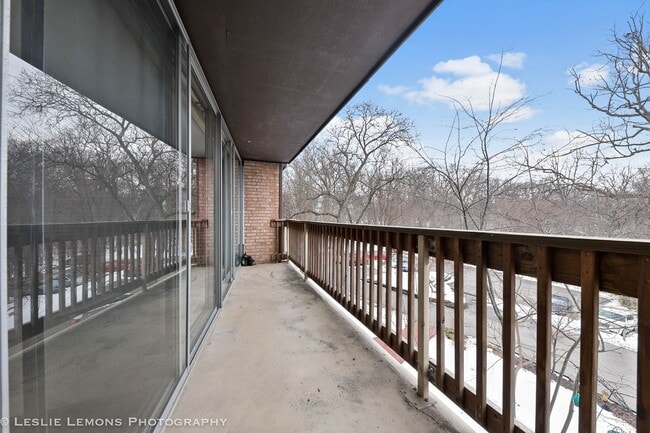 5700 Hillcrest Ln in Lisle, IL - Building Photo - Building Photo