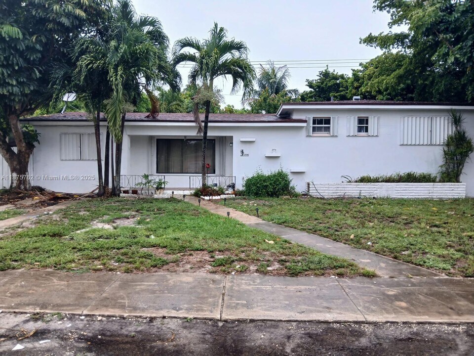19441 NW 8th Ave in Miami, FL - Building Photo