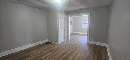 1825 Walnut St in Anderson, IN - Building Photo - Building Photo