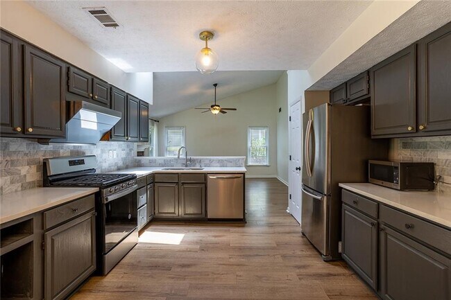 11345 Frazier Fir Ln in Alpharetta, GA - Building Photo - Building Photo