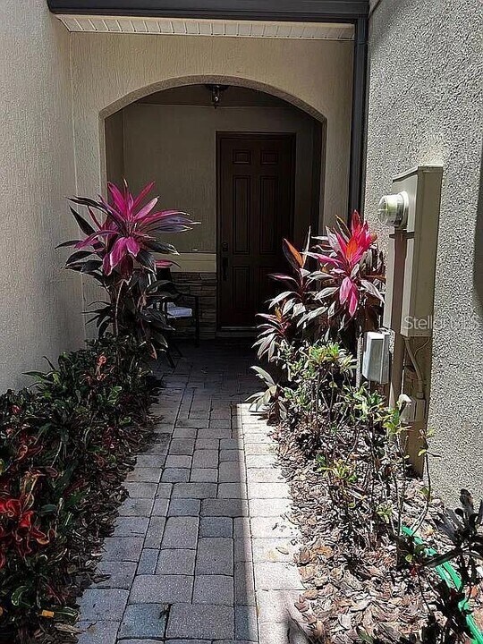 8041 Prestbury Dr in Orlando, FL - Building Photo