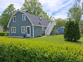 63 Church St in Damariscotta, ME - Building Photo