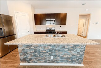 10511 Pomme in San Antonio, TX - Building Photo - Building Photo