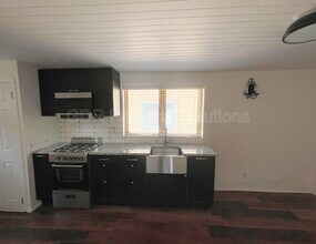 300 San Pasquale Ave NW in Albuquerque, NM - Building Photo - Building Photo