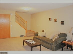 4415 Naper Bay in Eagan, MN - Building Photo - Building Photo