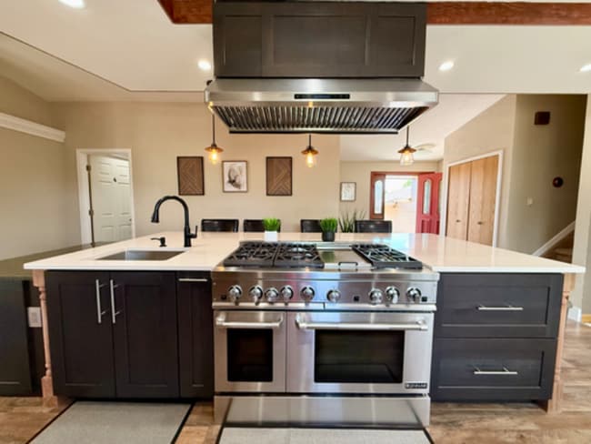 property at 301 W Mangrum Dr