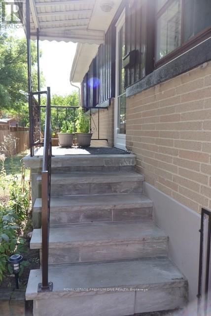 408 Drewry Ave in Toronto, ON - Building Photo - Building Photo