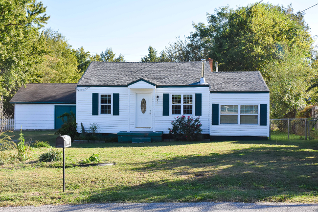 4004 Lawn Dr in Del City, OK - Building Photo - Building Photo