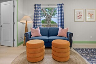 7957 CottonWoode Dr in Largo, FL - Building Photo