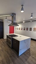 58 Main St, Unit The Loft in Bangor, ME - Foto de edificio - Building Photo