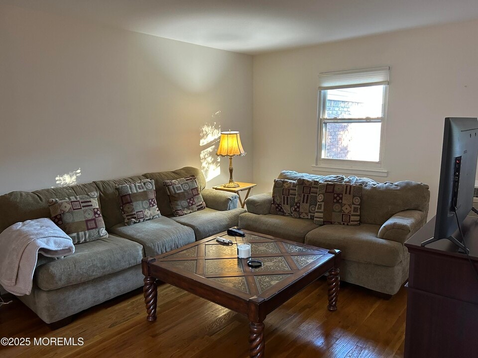 79 Roseland Ave in Caldwell, NJ - Building Photo