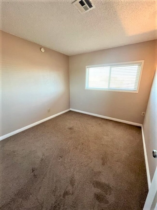 11 California in Henderson, NV - Building Photo - Building Photo