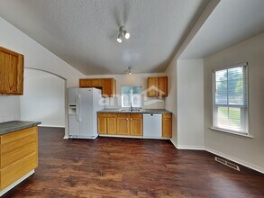 2016 W Sego Prairie St in Kuna, ID - Foto de edificio - Building Photo