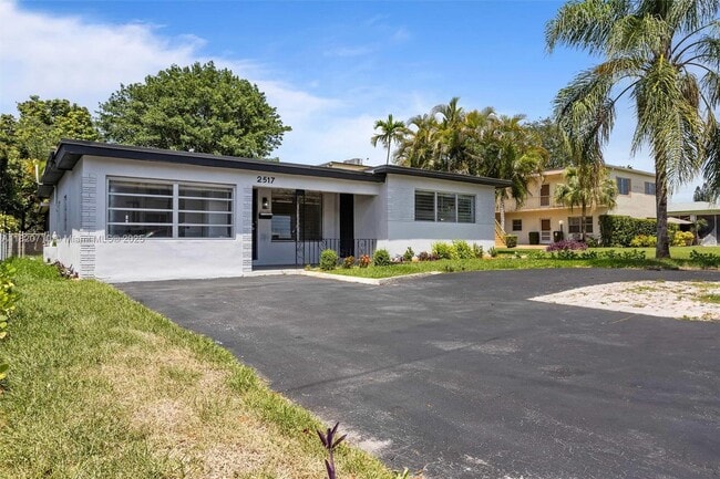 property at 2517 Polk St