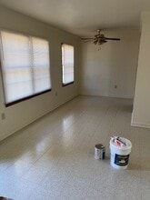 2097 Sharon Ln in Memphis, TN - Foto de edificio - Building Photo