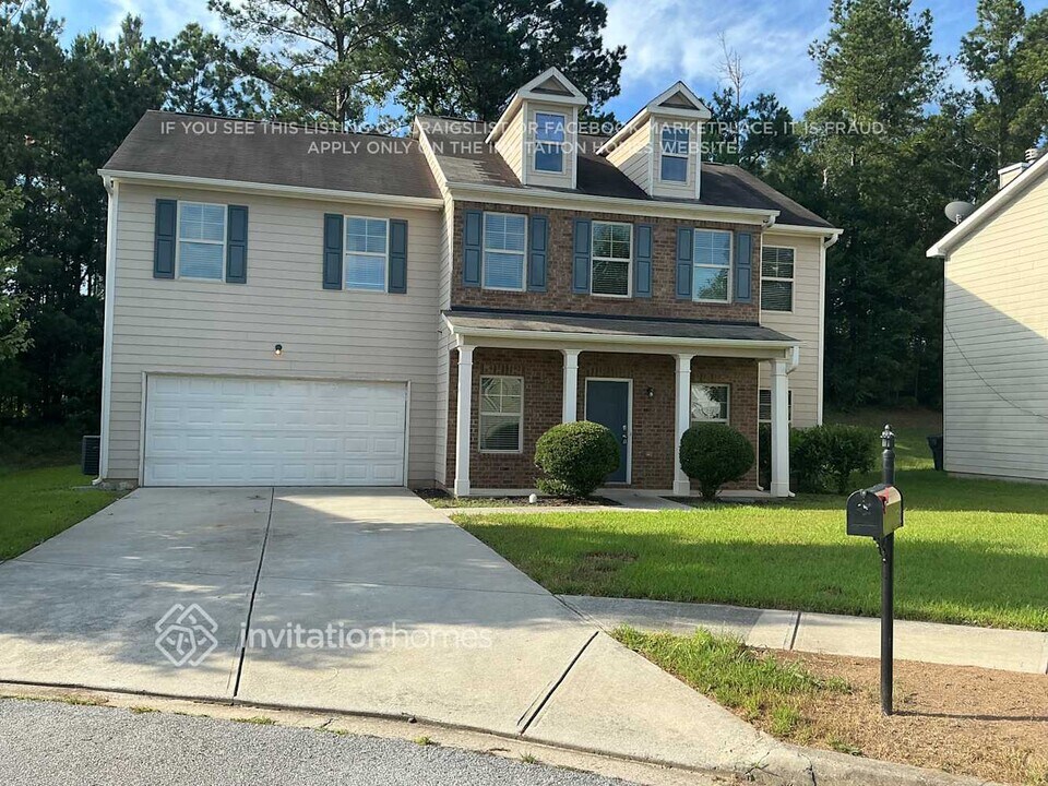 1532 Ewing Farm Dr in Loganville, GA - Building Photo