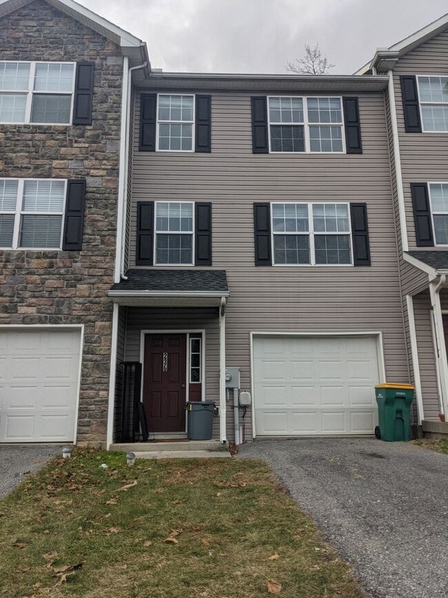 property at 236 Crown Ct
